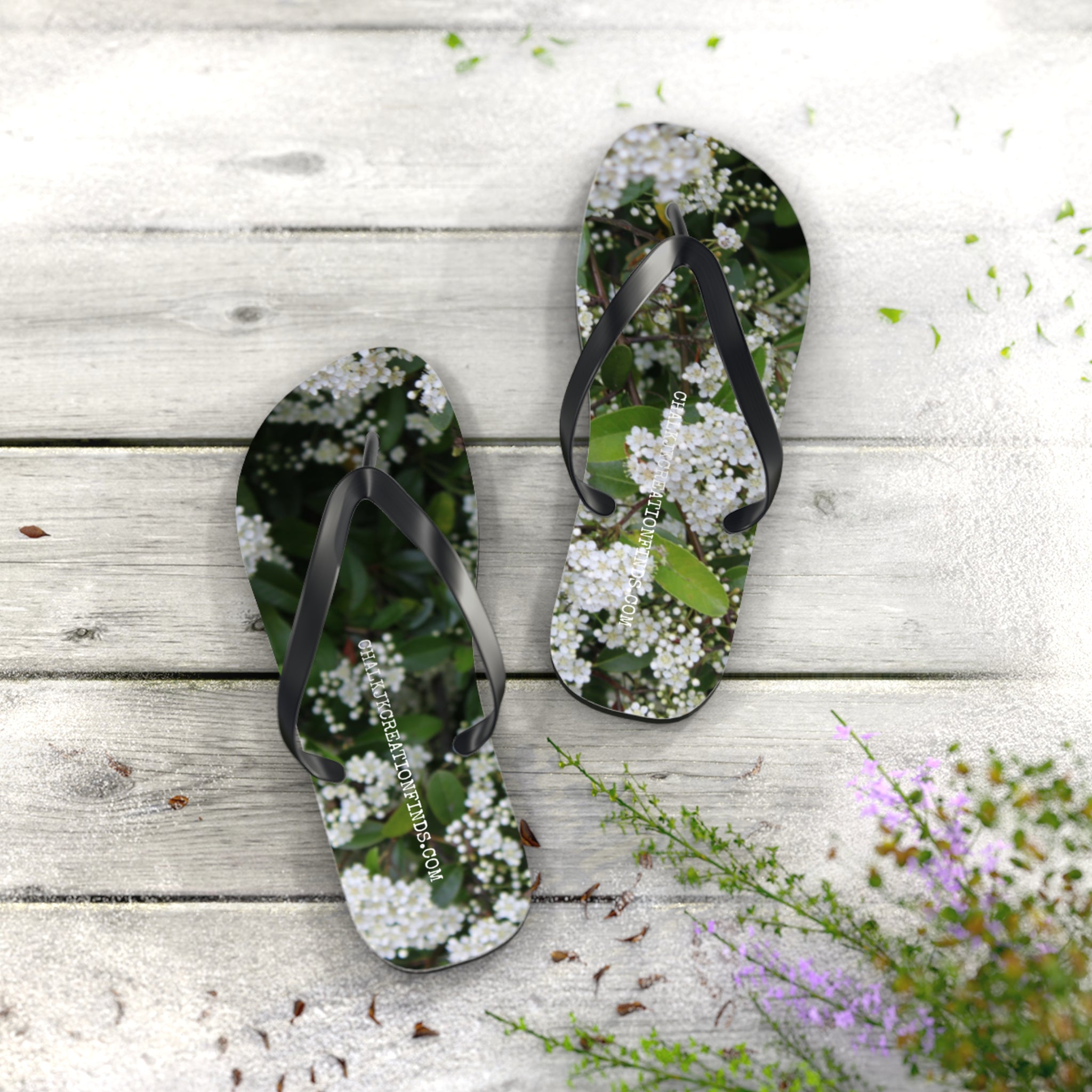 Beautiful Floral Design Flip Flops Footwear Product Type