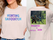 Hunting Sasquatch Sasquatch vs Alien T-Shirt