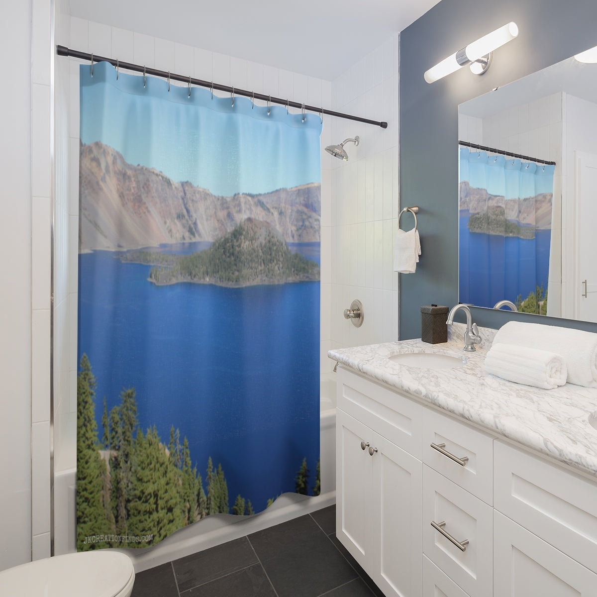Scenic Lake and Mountain View Shower Curtain Produkt
