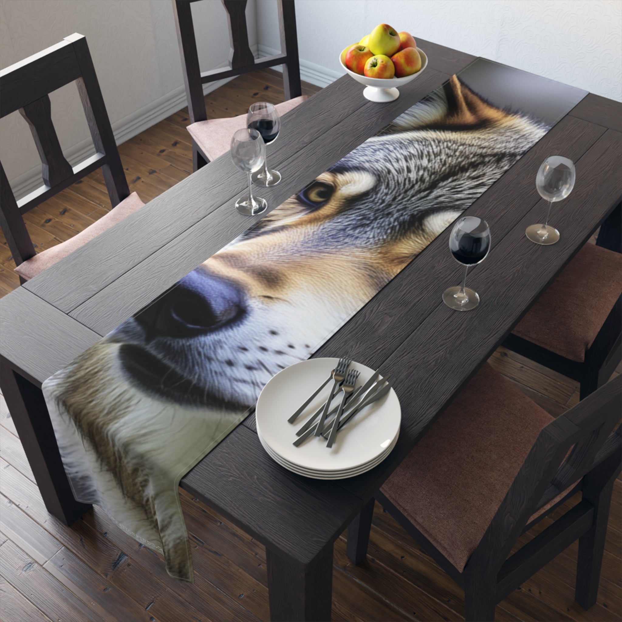 Table runner featuring a close-up of a wolf's face.