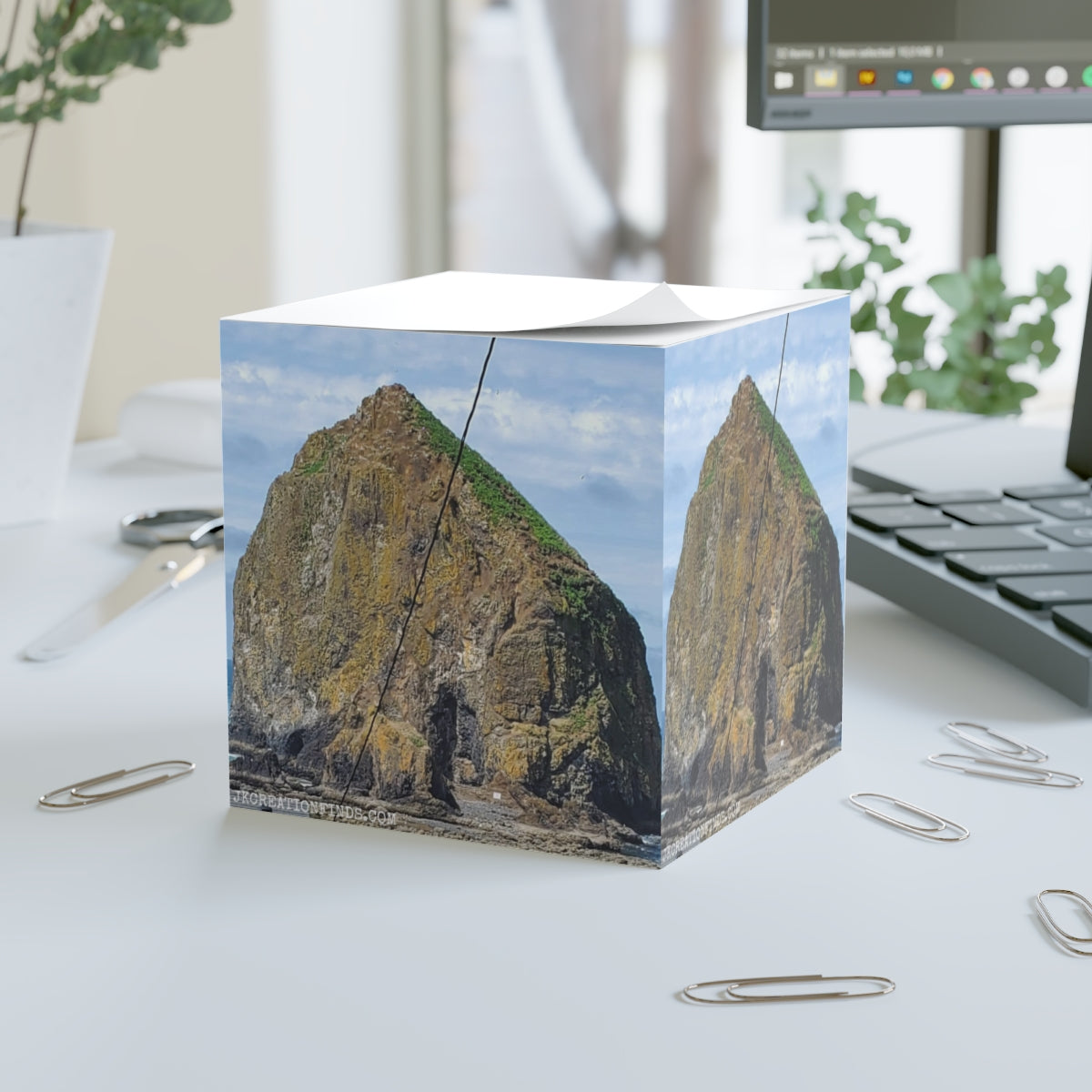 Stunning Coastal Rock Formation Sticky Note Holder