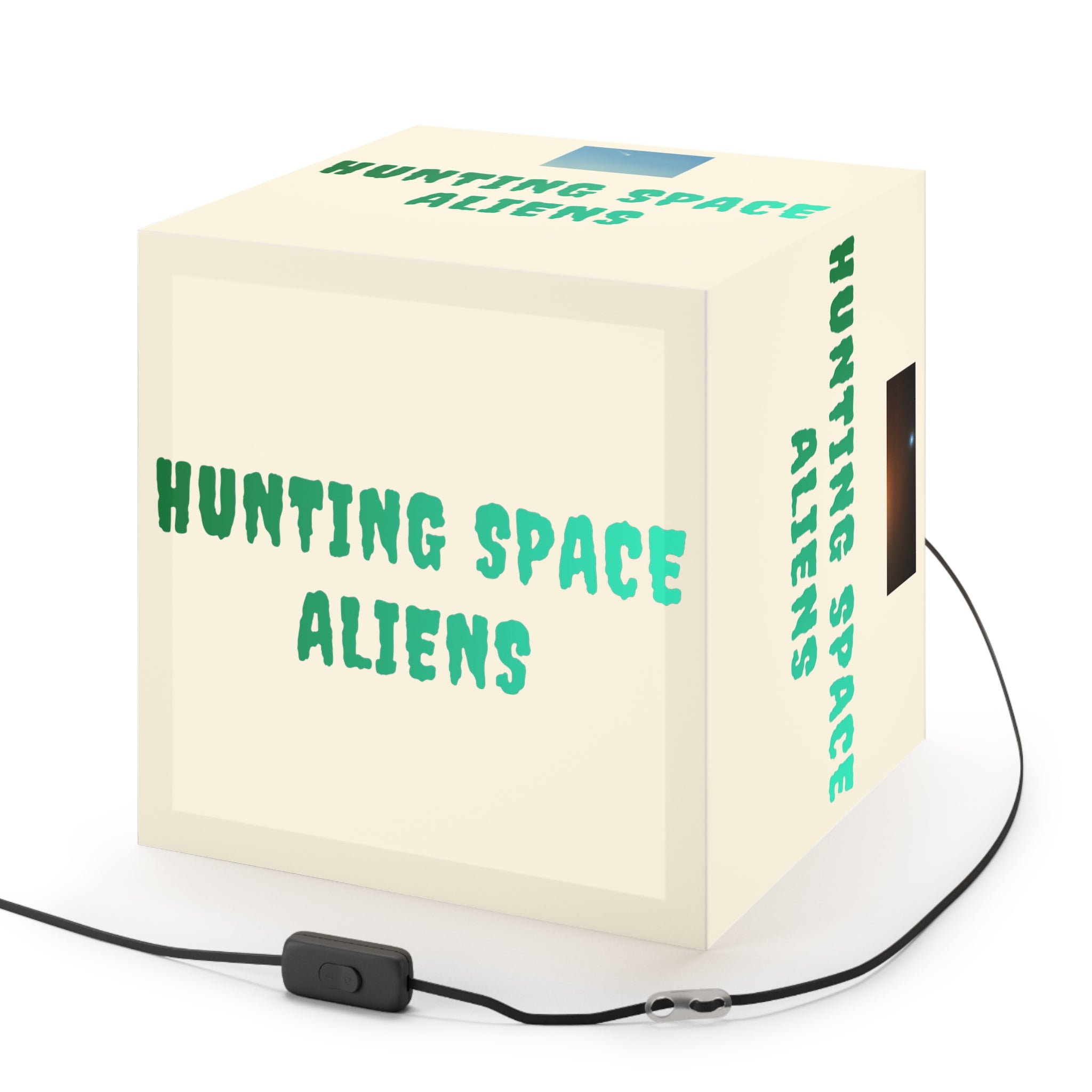 HUNTING SPACE ALIENS Illuminated Decorative Box product type