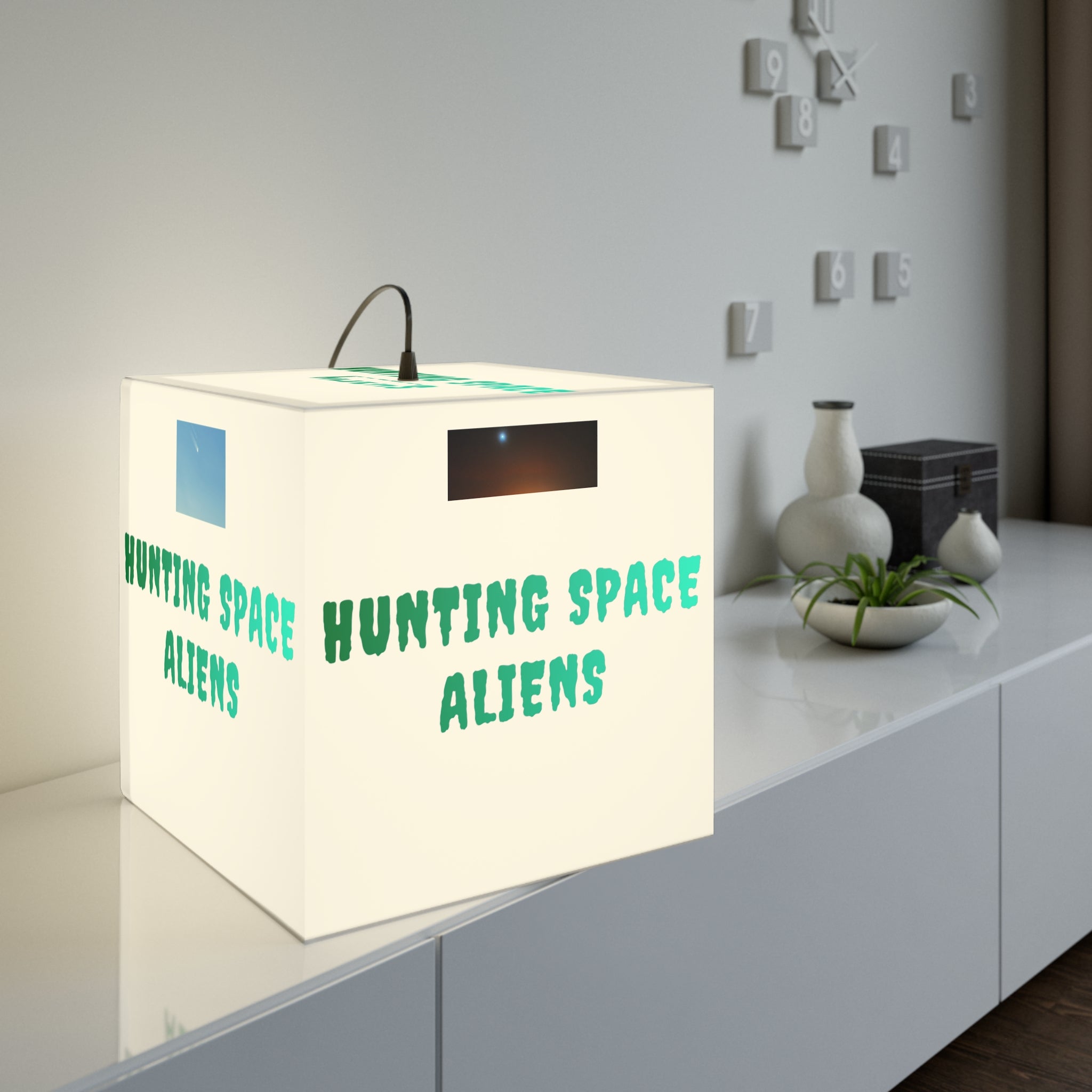 HUNTING SPACE ALIENS illuminated box product type