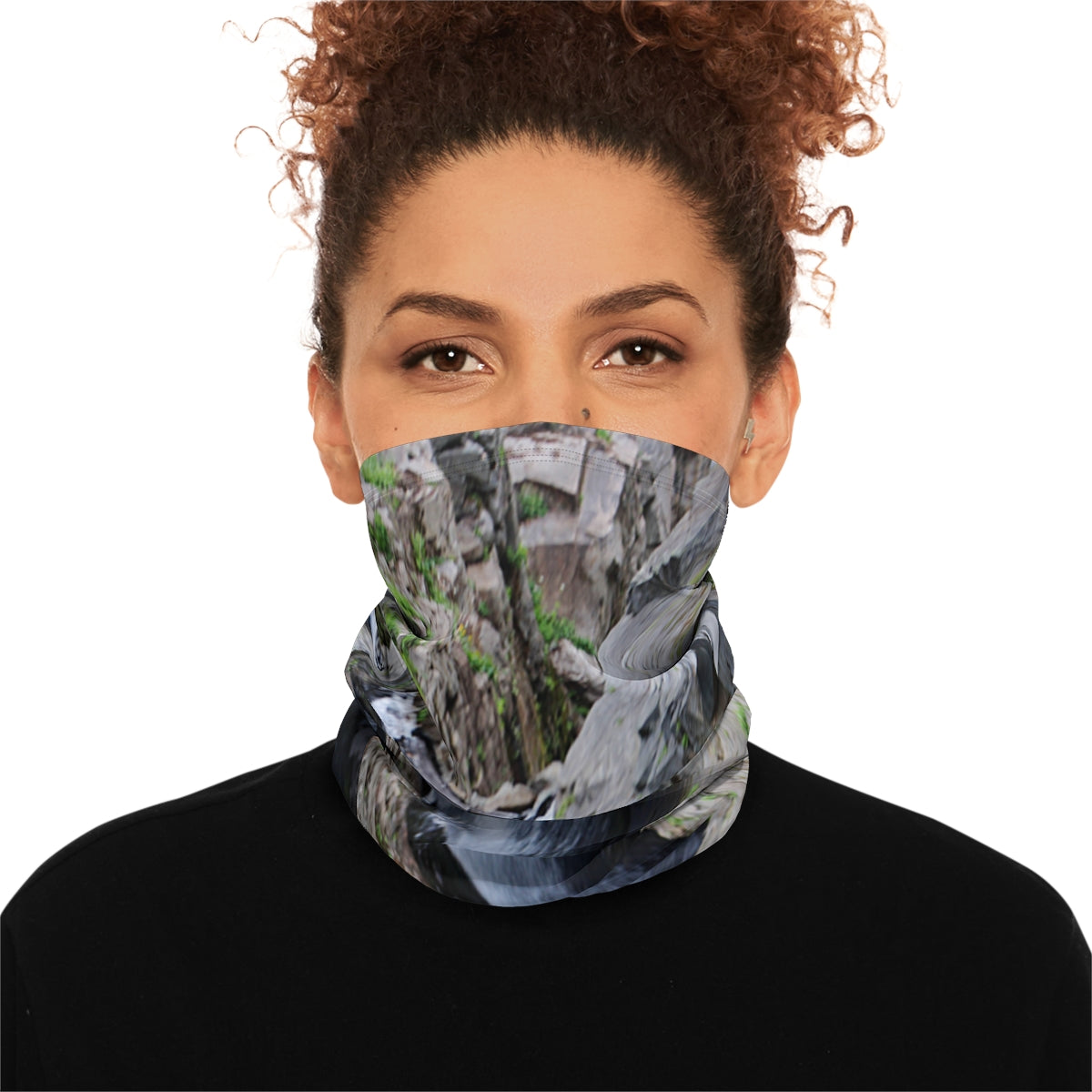 Nature-Inspired Multifunctional Scarf accessory